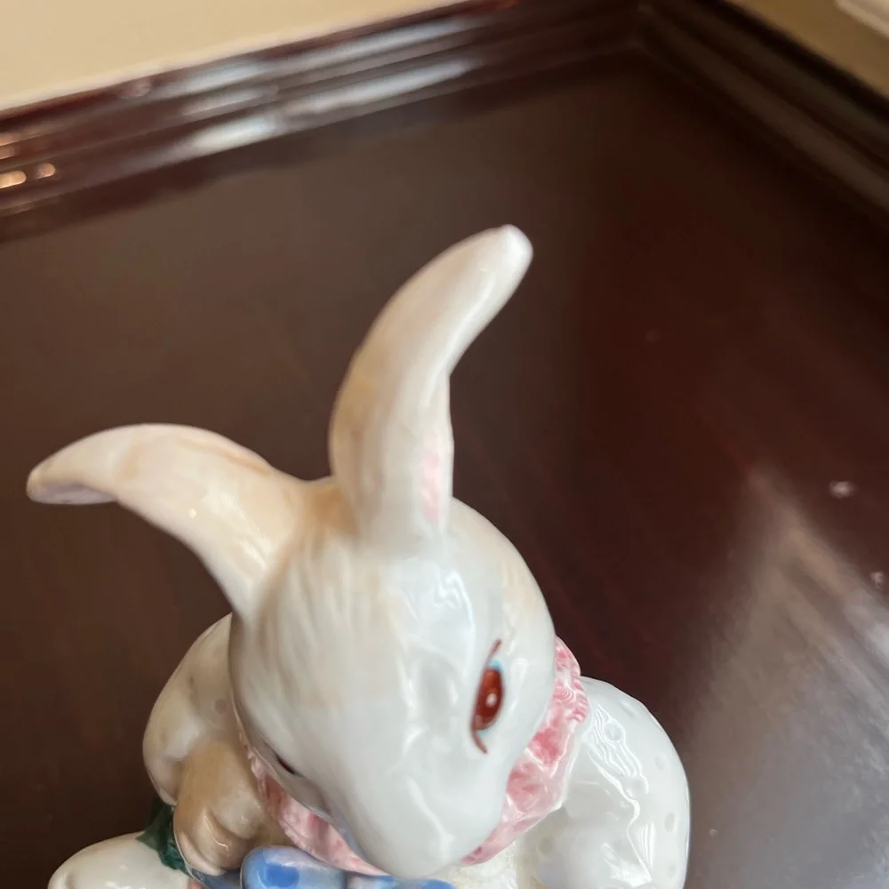 Vintage Fitz and Floyd Hand Painted Blossom Bunny-new battery -works great!